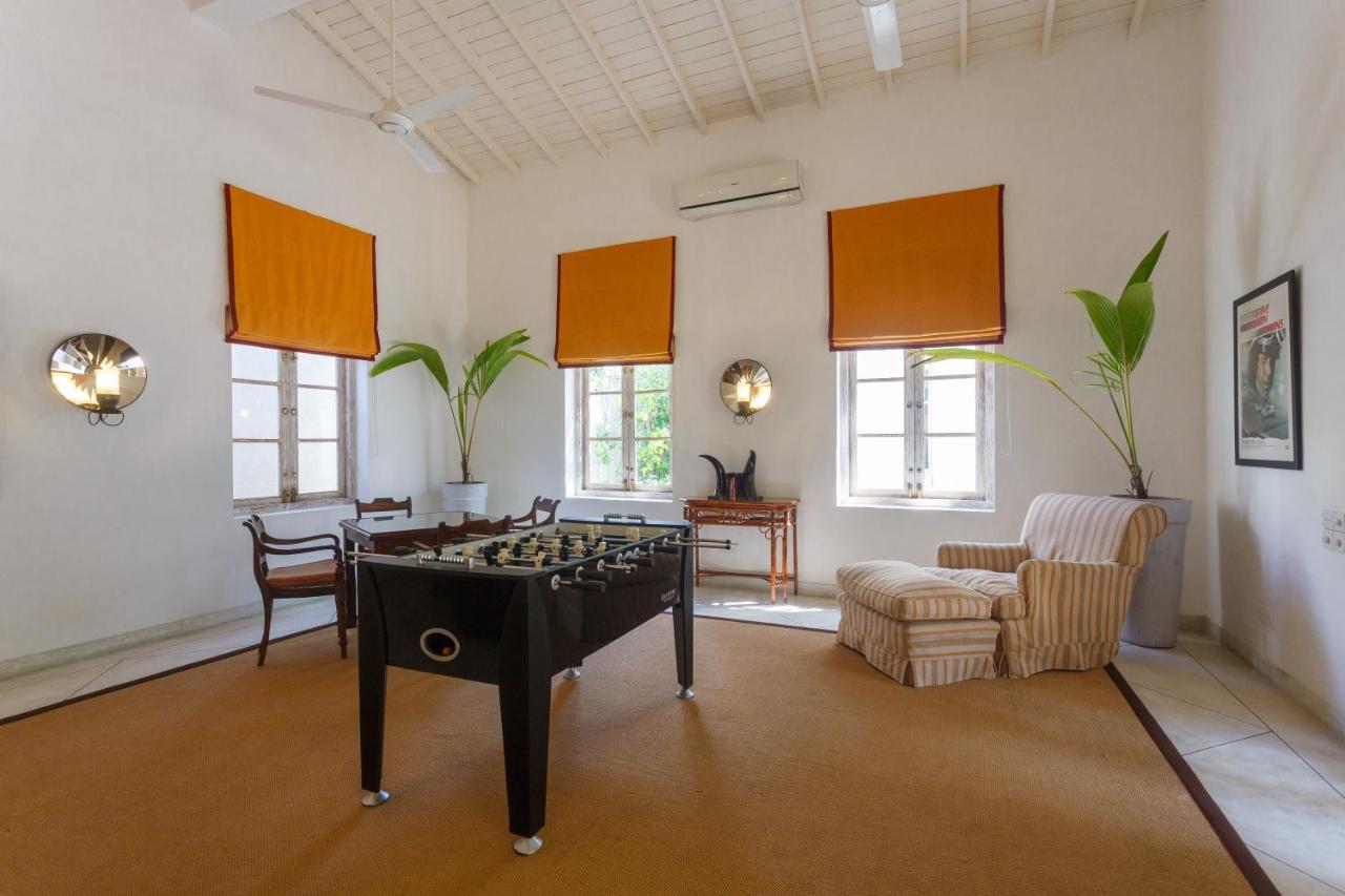 de 2500 m² con 4 habitación/es y 4 baño/s de uso privado, en Zona de Thalpe Habaraduwa Central Exterior foto