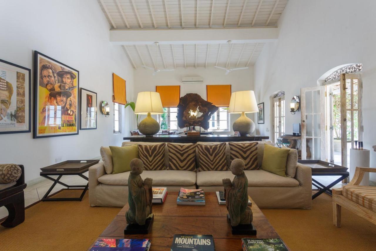de 2500 m² con 4 habitación/es y 4 baño/s de uso privado, en Zona de Thalpe Habaraduwa Central Exterior foto