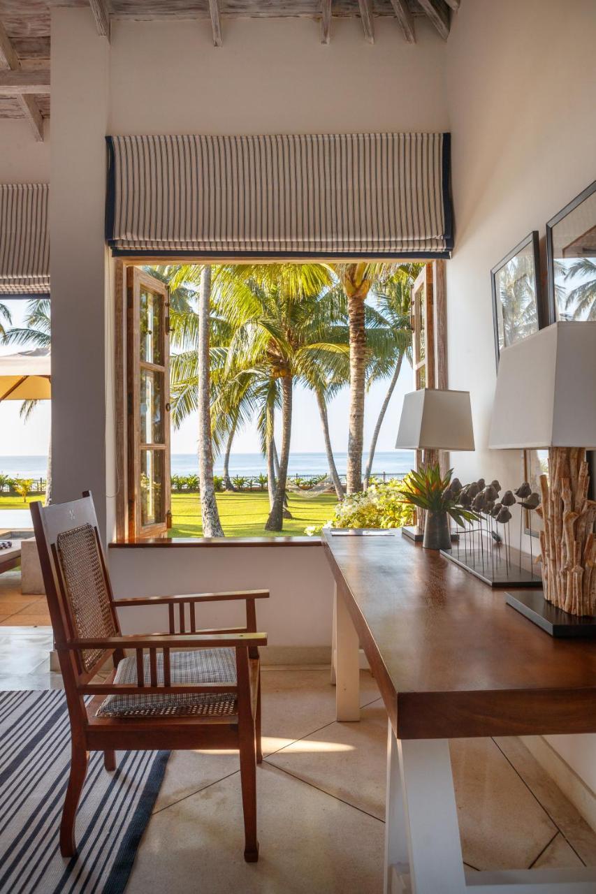 de 2500 m² con 4 habitación/es y 4 baño/s de uso privado, en Zona de Thalpe Habaraduwa Central Exterior foto