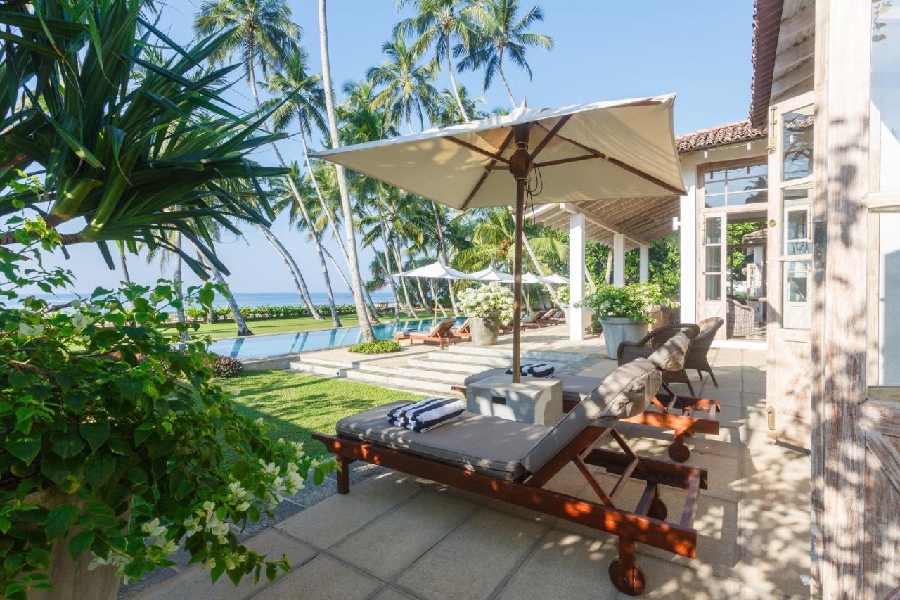 de 2500 m² con 4 habitación/es y 4 baño/s de uso privado, en Zona de Thalpe Habaraduwa Central Exterior foto