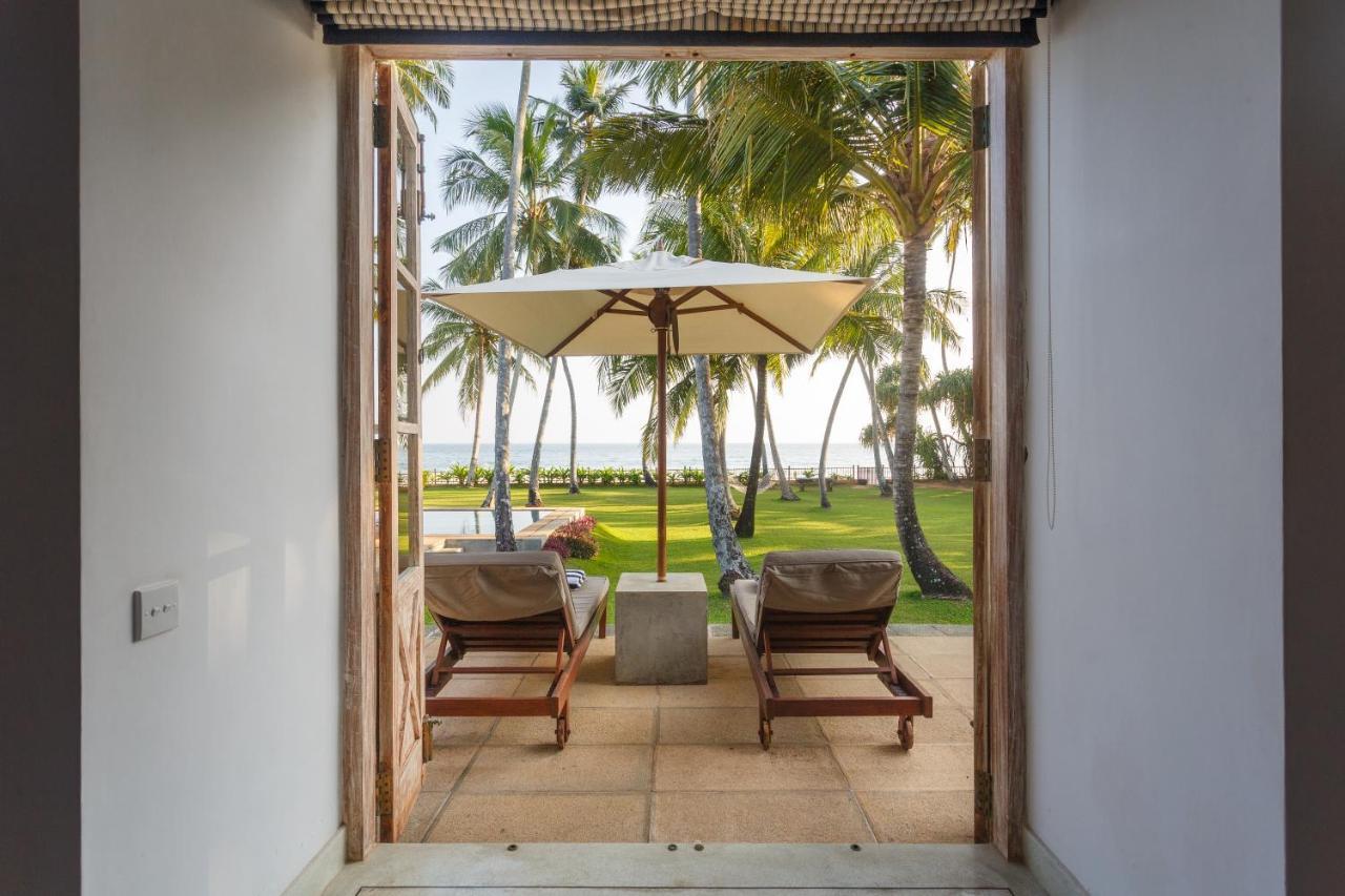 de 2500 m² con 4 habitación/es y 4 baño/s de uso privado, en Zona de Thalpe Habaraduwa Central Exterior foto