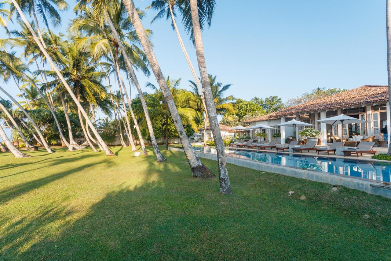 de 2500 m² con 4 habitación/es y 4 baño/s de uso privado, en Zona de Thalpe Habaraduwa Central Exterior foto